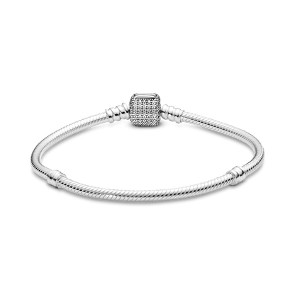 Brazalete Pandora Moments Cadena de Serpiente con Broche de Pavé Centelleante